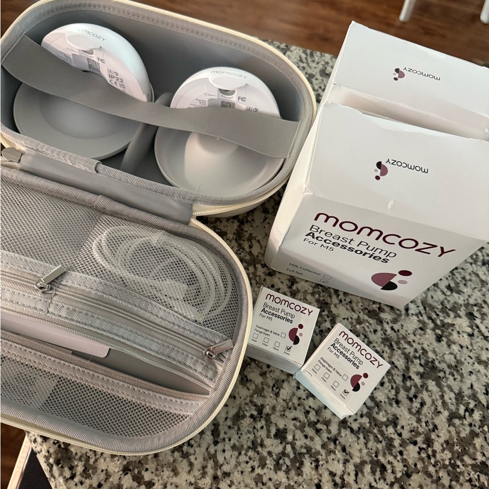 Momcozy Breast Pump Hands Free M5, Wearable Breast Pump - 2 Pumps (Open Box)